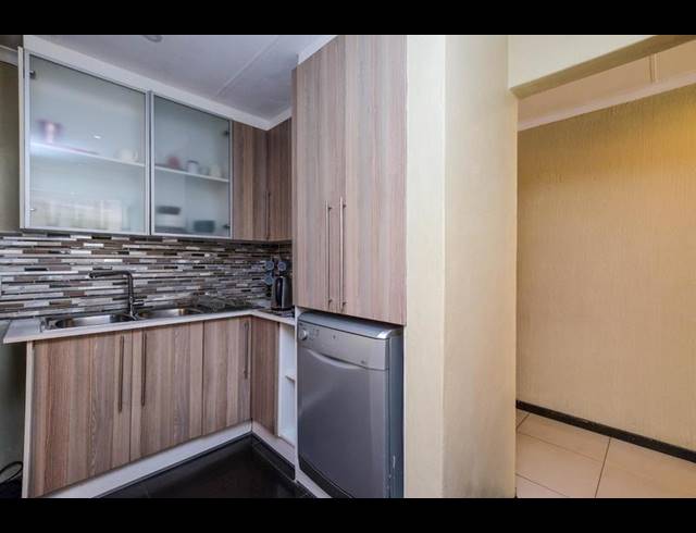 3 BEDROOM TOWNHOUSE FOR SALE IN FLORIDA GLEN